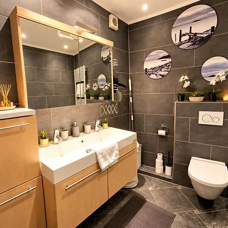 Inviting With Parking And Scenic View Appartement *